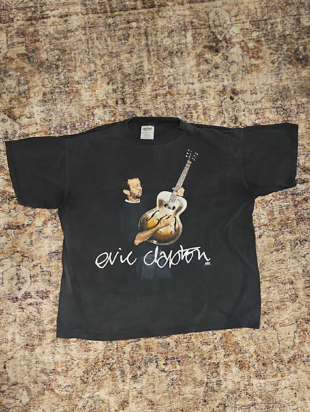 Vintage Concert Eric Clapton Graphic Tee with Subtle Print 1995 S XL fit L